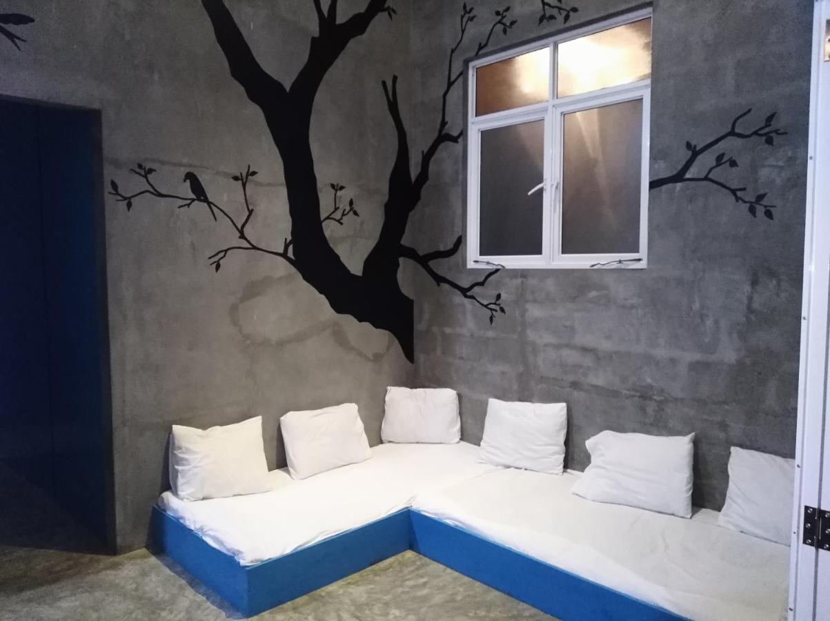 Cycling Backpacker Hostel & Cafe Унаватуна Экстерьер фото