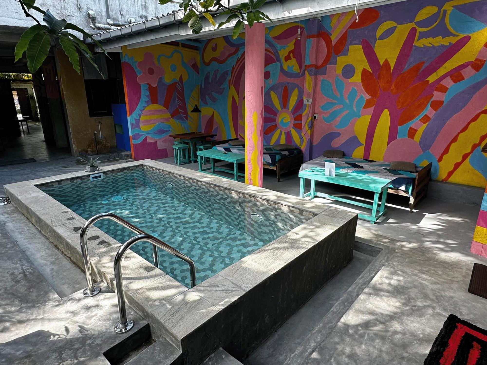 Cycling Backpacker Hostel & Cafe Унаватуна Экстерьер фото